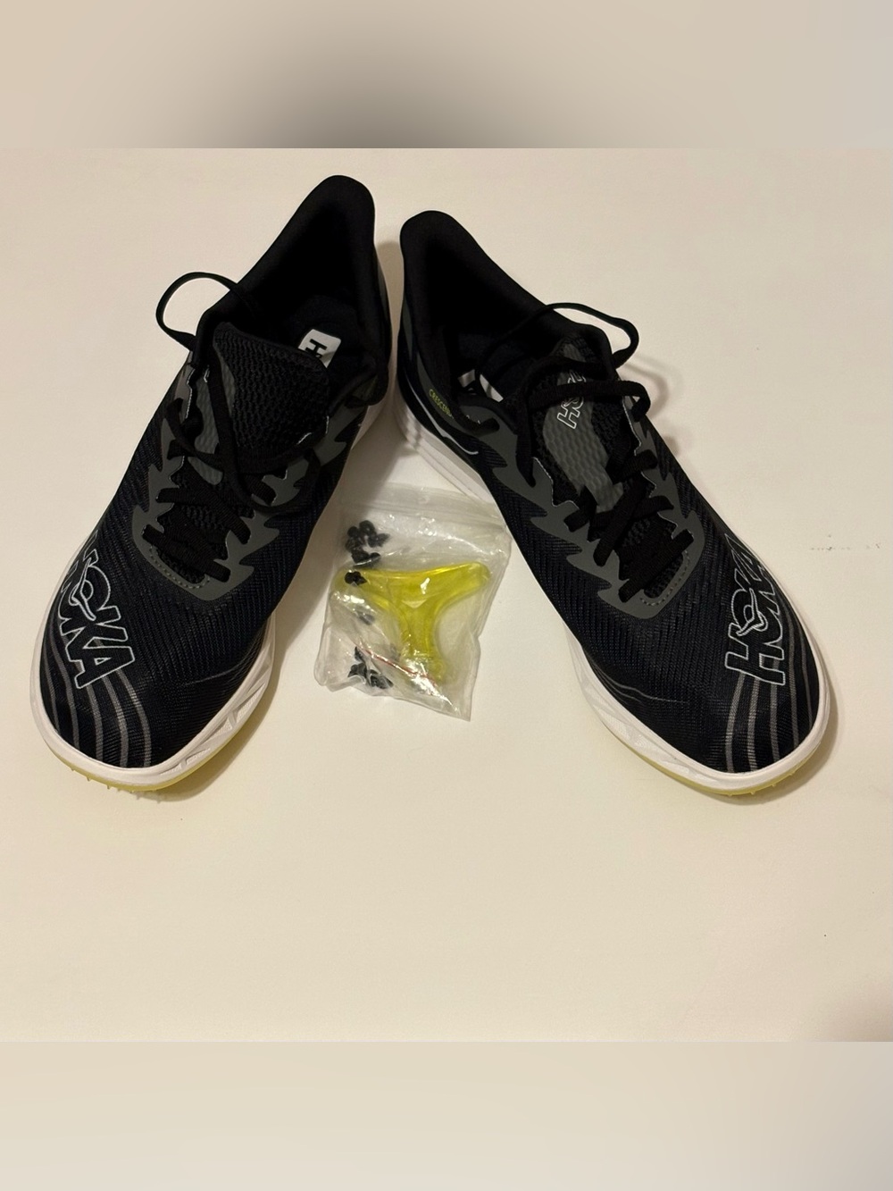 Hoka Unisex Crescendo MD2 Track & Field Shoes Black/White Size 11.5W/10M